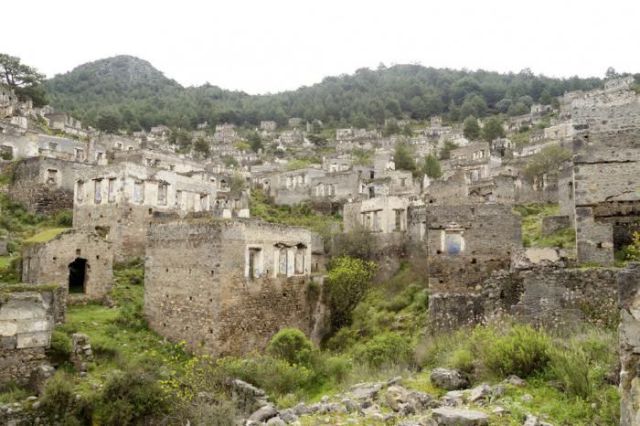 A Selection of Eerie Real-Life Ghost Towns Worldwide