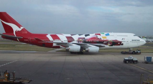 Painted Airplanes Add a Splash of Color to the Sky