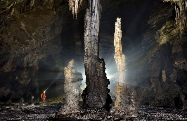 Explorers Uncover an Entire World inside a Cave