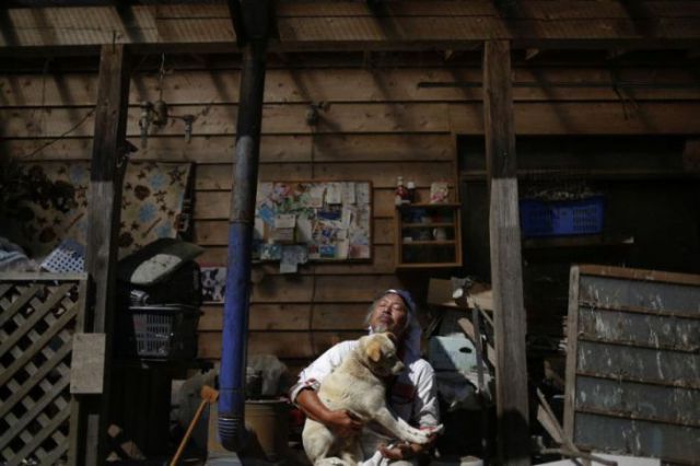 Remnants of Life Haunt This Abandoned Japanese Town