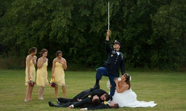 https://img.izismile.com/img/img6/20131009/640/photos_catch_funny_wedding_moments_640_04.jpg