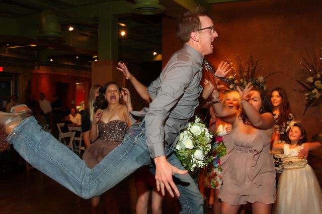 Photos Catch Funny Wedding Moments