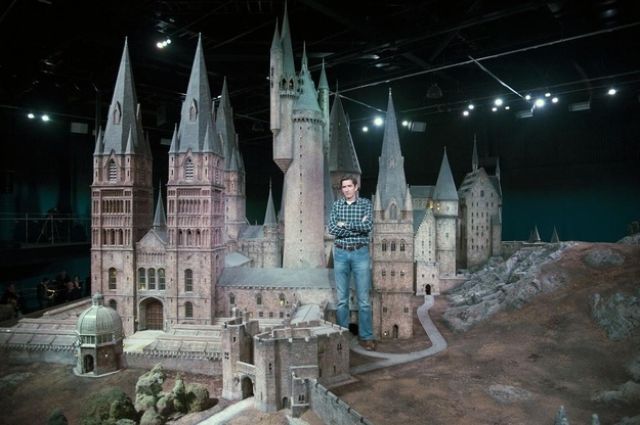 Incredibly Detailed and Excellently Crafted Miniature Movie Sets