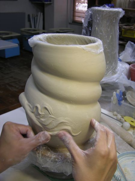 Hand-Crafted Pot Design That Is Unusually Artistic
