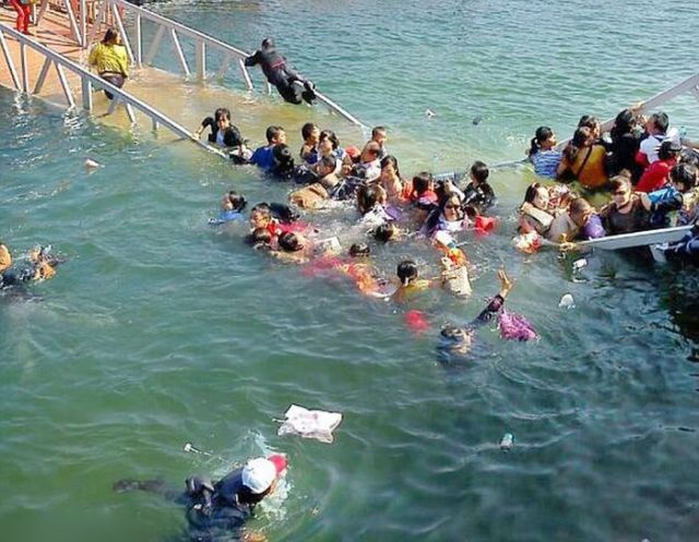 Tourists in China Take an Unplanned Swim While Sightseeing
