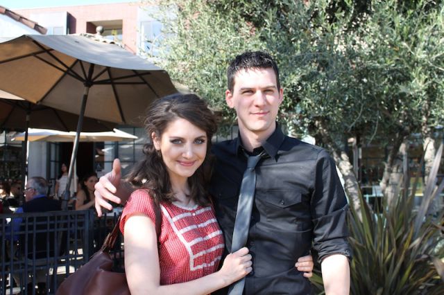 This Is What People Mean When They Use the Expression “Hover Hand”