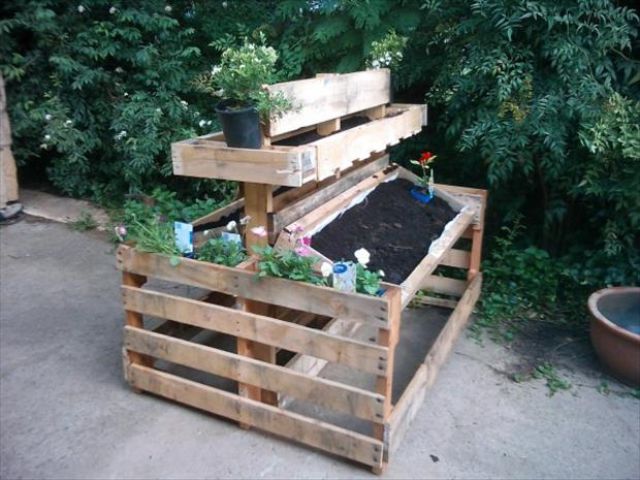 Creative Ways to Re-Use Old Pallets