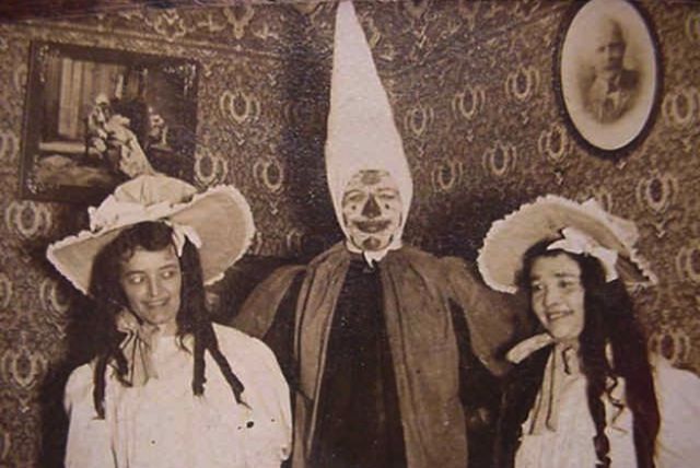 Creepy Halloween Photos from the Years Gone By