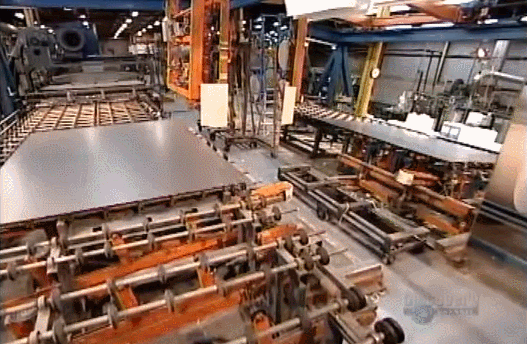 A Behind-the-scenes Look at the Manufacture of Mirrors