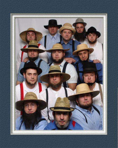 Old Friends Take a Hilarious Themed Photo Every Year during their 