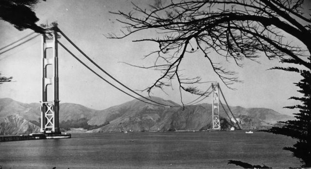 Vintage Photos of the Golden Gate Bridge Being Built