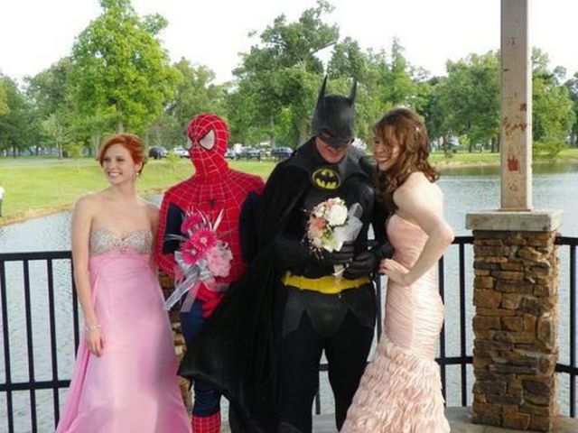Totally Hilarious Prom Photos