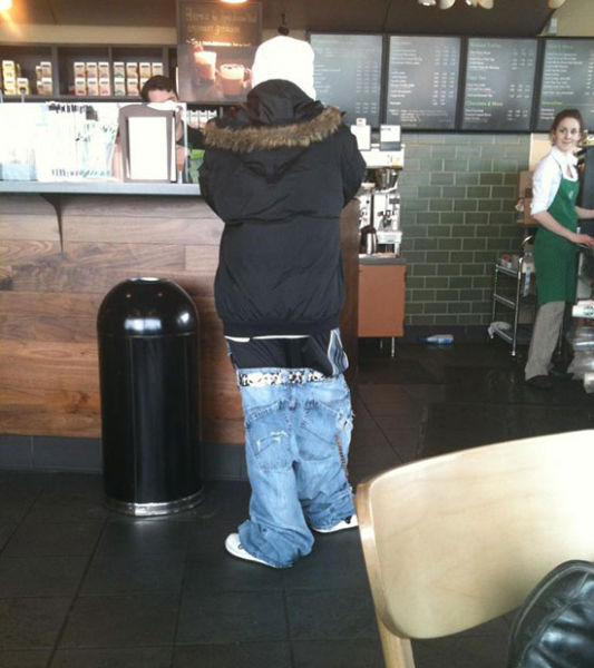 The Sagging Pants Fashion Trend That Makes Absolutely No Sense