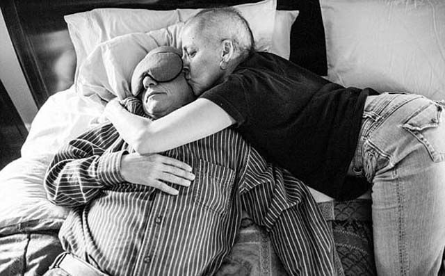 A Heartbreaking Photo Journey of a Couple’s Combined Cancer Struggle
