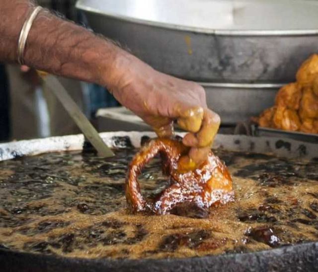 An Extreme and Scary Method of Frying Fish