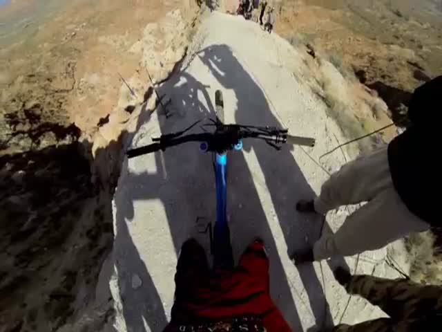 Crazy Mountain Bike Jump Over Canyon Gap 
