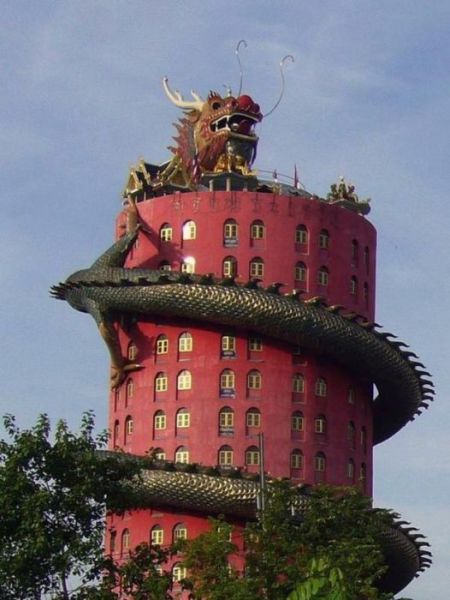 Strange And Unusual Buildings From Around The World 42 Pics