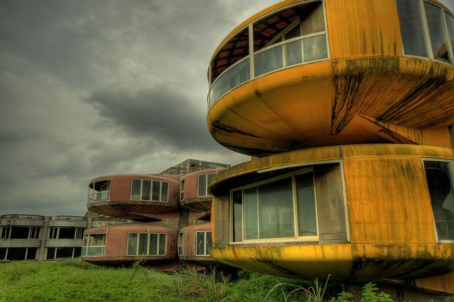 Once Filled with People, Now These Places are Deserted and Scary