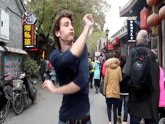 Guy Dances across China in 100 Days 