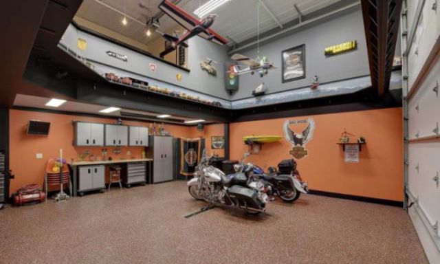 An Awesome Garage That Is Every Man’s Dream