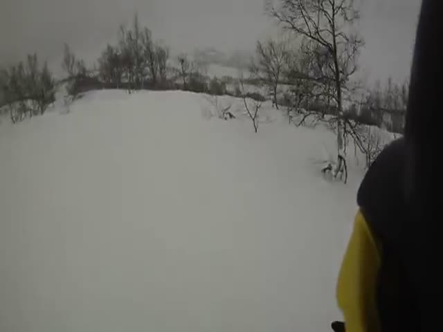 Norwegian Skier Falls into Deep Crevice 