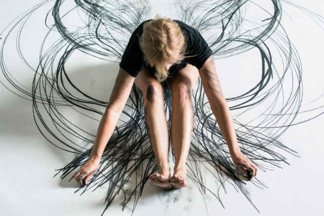 Artists Creates Lifesize Artwork Using Her Whole Body