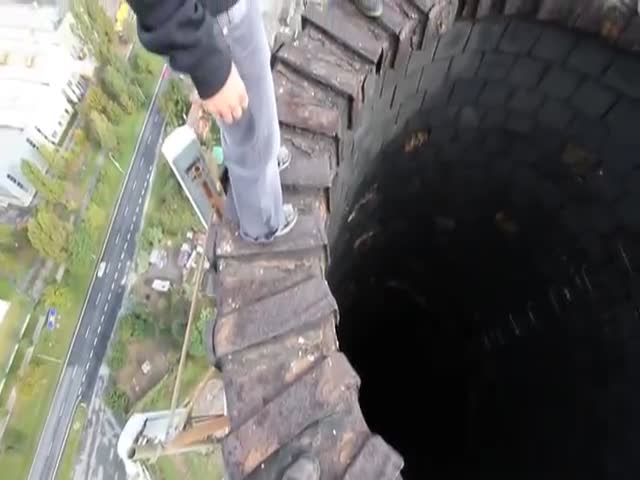 Walking on a 110 Meter High Chimney without Safety Gear 