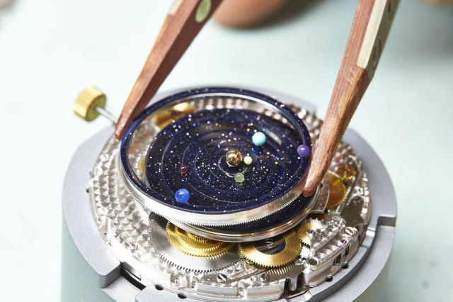 A Beautiful and Unique Watch Design Based on the Planets