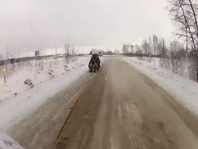 155 km/h on a Sled... Seems Safe Enough  (VIDEO)