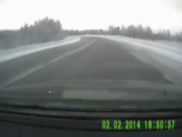 Russian Drivers Always Keep Their Cool  (VIDEO)