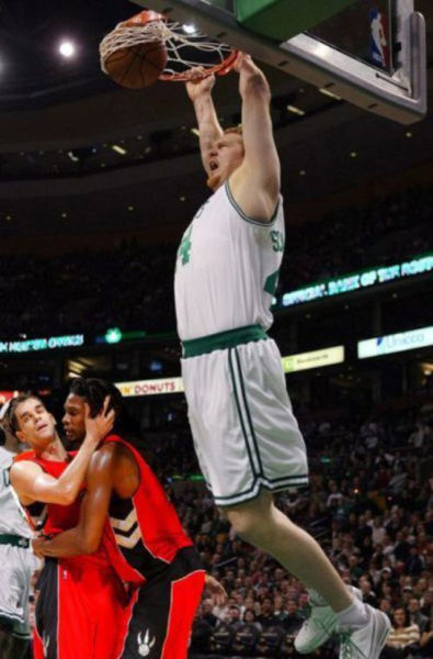 Brilliantly Timed Photos Catch Awesome Minutes in Sports