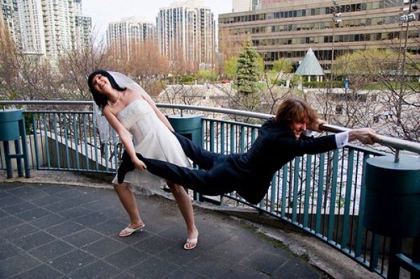 Wedding Day Photos That are Silly and Crazy