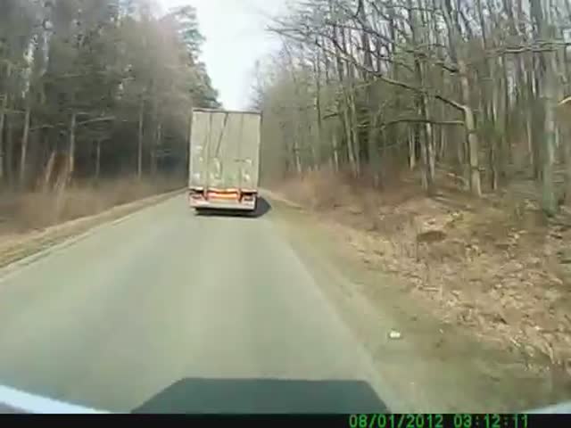 Meanwhile, in Poland: Truck Driver Overtakes Tractor  (VIDEO)