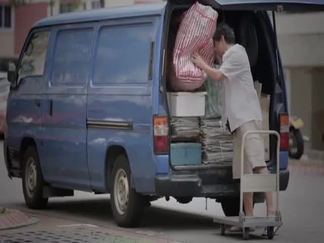 Touching Singaporean Father-Son Short Film  (VIDEO)