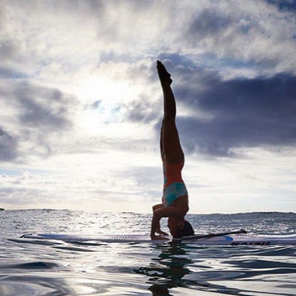 Surfboard Yoga Is a Fun New Form of Beach Exercise (41 pics)