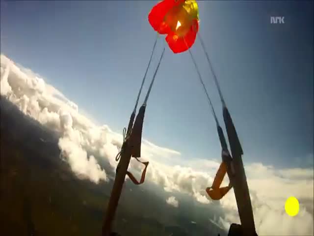 Norwegian Skydiver Nearly Hit by Meteorite during Flight  (VIDEO)
