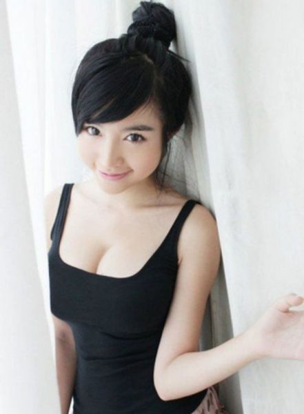 This Cute Vietnamese Model Still Looks Like A Teenager 3