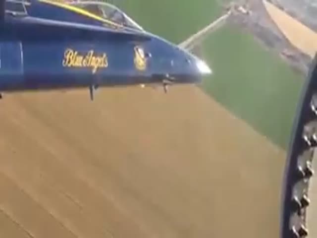 Blue Angels Practice Flight Seen from the First Person View  (VIDEO)
