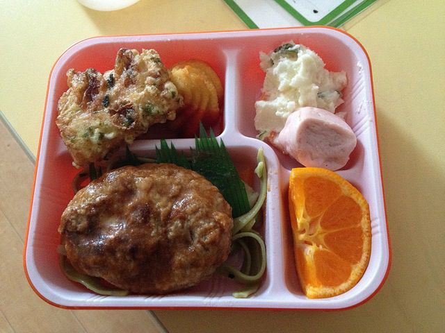 What Kids Eat for Lunches around the World