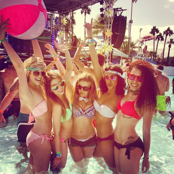 Fun Pool Party Pics From Asus Wet Electric Music Festival 2014 44