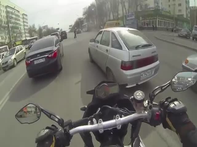 Good Guy Biker Helps Old Man Cross the Street  (VIDEO)