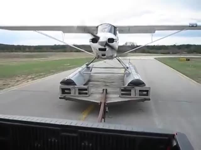 Seaplane Takes Off from Truck Trailer  (VIDEO)