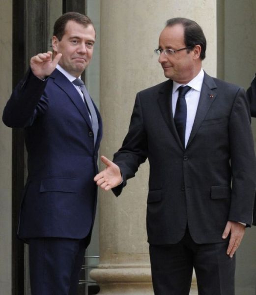 The French President Sucks At Handshakes 12 Pics