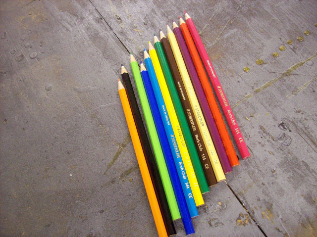 A Fun Homemade Coloured Pencil Ring