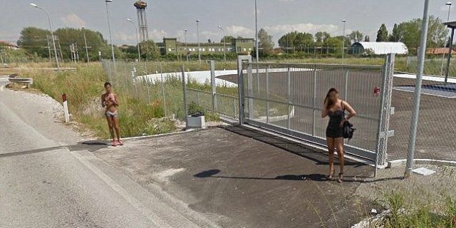 Google Maps Captures Prostitutes on the Streets (22 pics) - Izismile.com