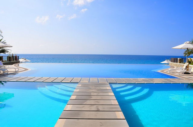 Extraordinary Infinity Pools that Will Make You Wanna Go on Vacation