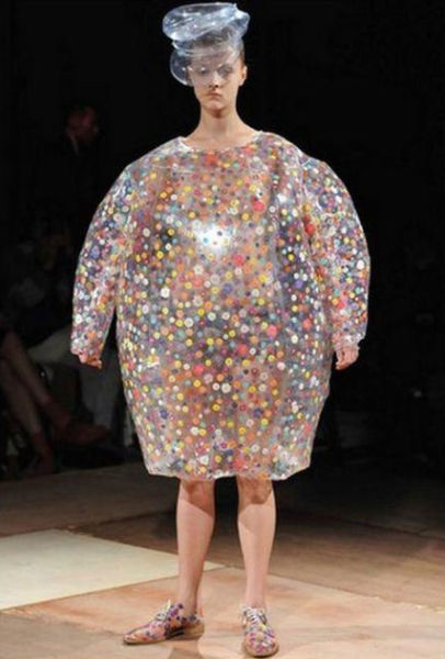 Fashion Runway Clothing That Is Weird And Wacky 34 Pics 