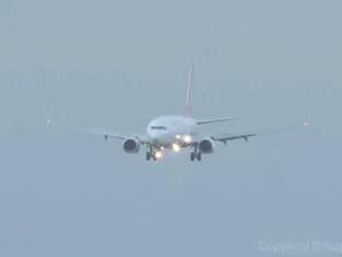 Airplane Take-offs and Landings GIFs That Are Terrifying