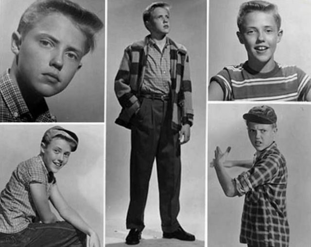 A Nostalgic Look at Photos of Young Movie Stars
