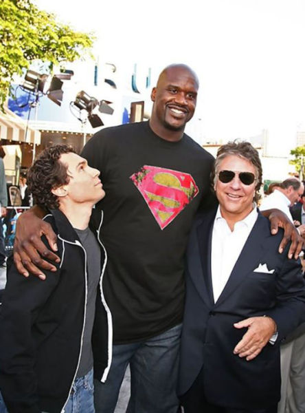 Everyone Looks Small Next to Shaq!